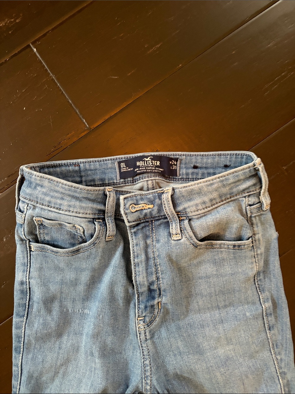Hollister Men's Light Wash Slim Straight Jeans